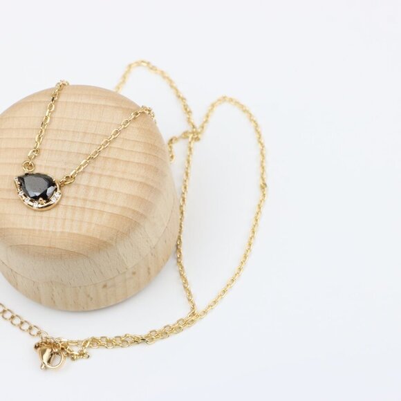 Elegant Rose Gold Necklace with Black Stone Pendant, XPNL0405 - Picture 2 of 12